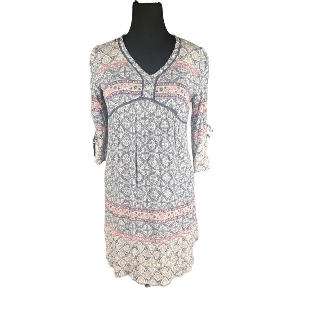 Knox rose boho bohemian blue pink geometric 3/4 sleeve lightweight medium